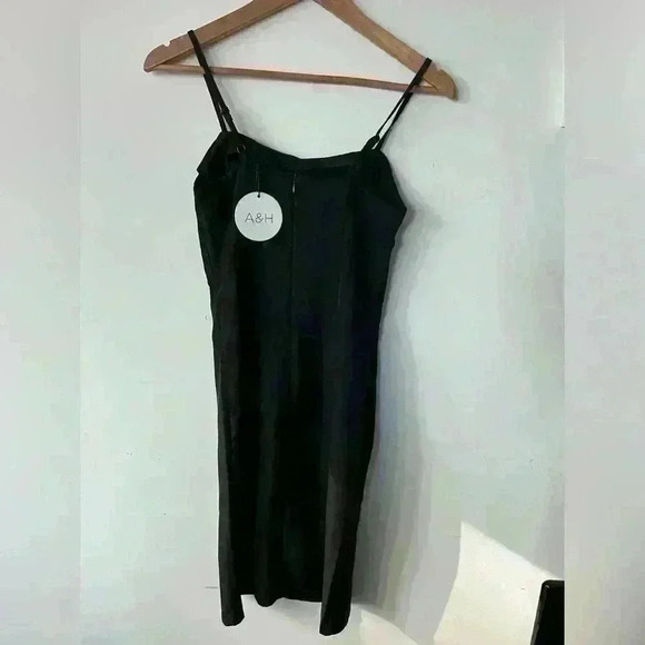 NWT Atmos & Here Women’s Erin Strapped Wrap Bust Romantic Feminine Dress 6 Small - Picture 12 of 15